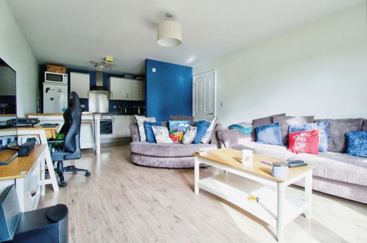 2 bedrooms apartment for sale in Romford, United Kingdom - Image 3