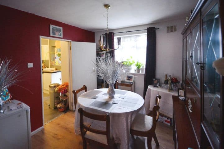 3 bedrooms house for sale in Waltham Cross, United Kingdom - Image 8