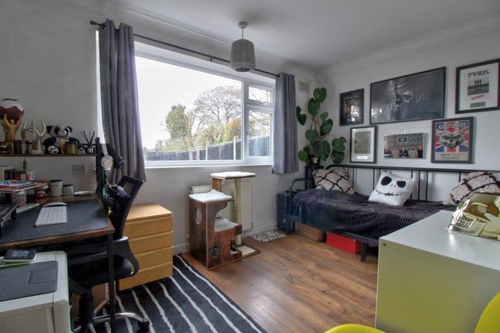 2 bedrooms apartment for sale in Luton, United Kingdom - Image 10