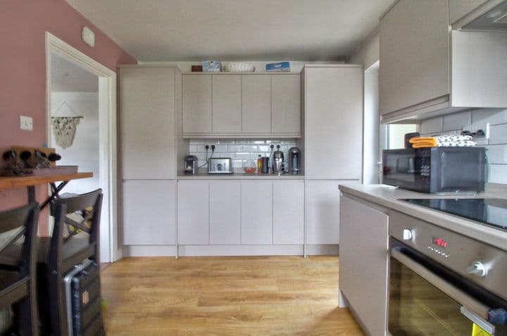 2 bedrooms apartment for sale in Luton, United Kingdom - Image 4