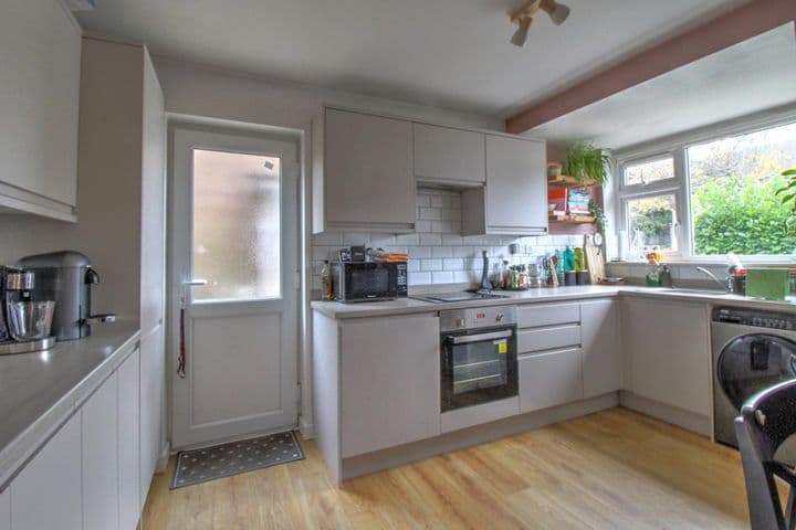 2 bedrooms apartment for sale in Luton, United Kingdom - Image 7