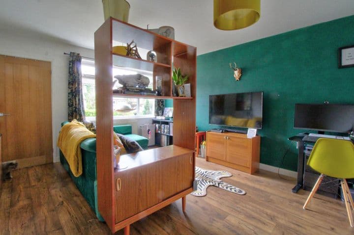 2 bedrooms apartment for sale in Luton, United Kingdom - Image 3