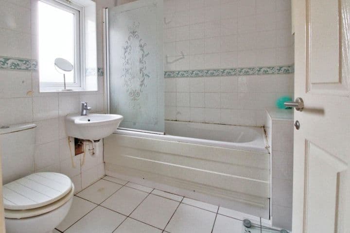 3 bedrooms house for sale in Rotherham, United Kingdom - Image 12