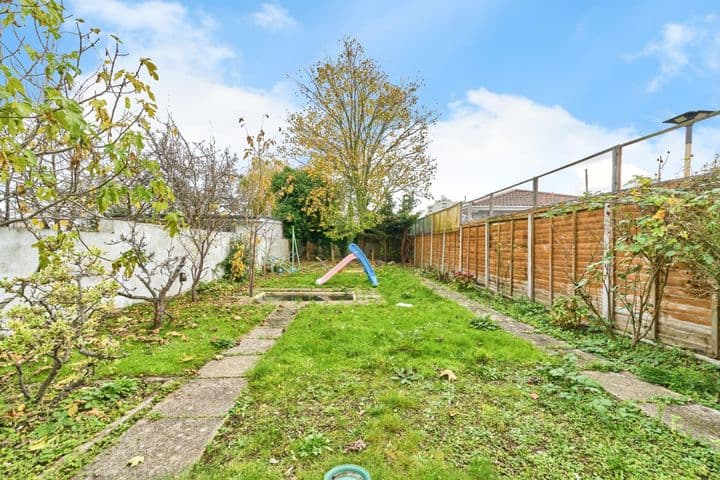 3 bedrooms house for sale in Southall, United Kingdom - Image 3