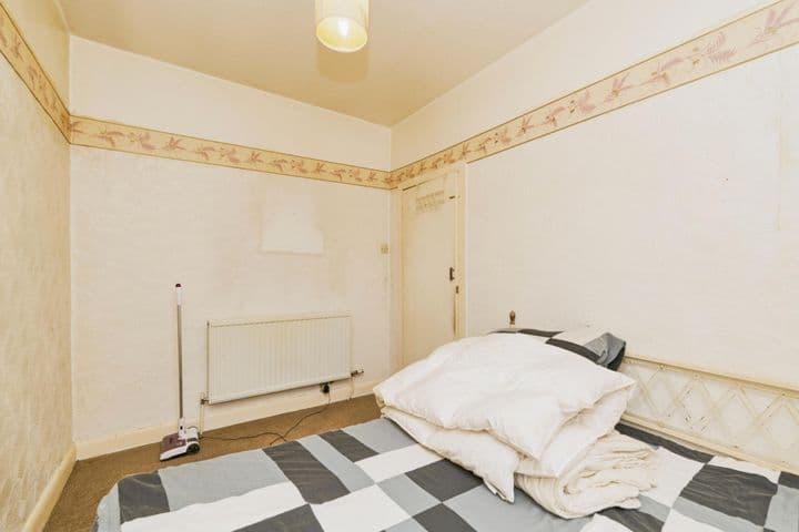 3 bedrooms house for sale in Southall, United Kingdom - Image 9