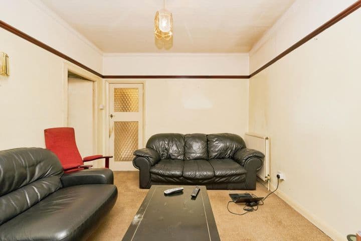 3 bedrooms house for sale in Southall, United Kingdom - Image 7