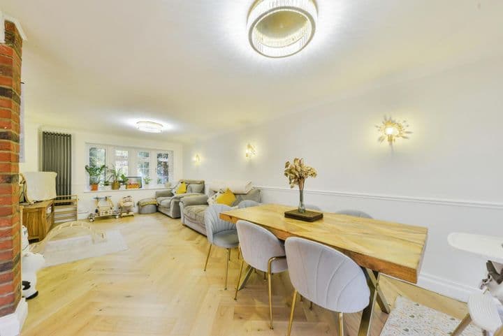 3 bedrooms house for sale in Welwyn Garden City, United Kingdom - Image 6