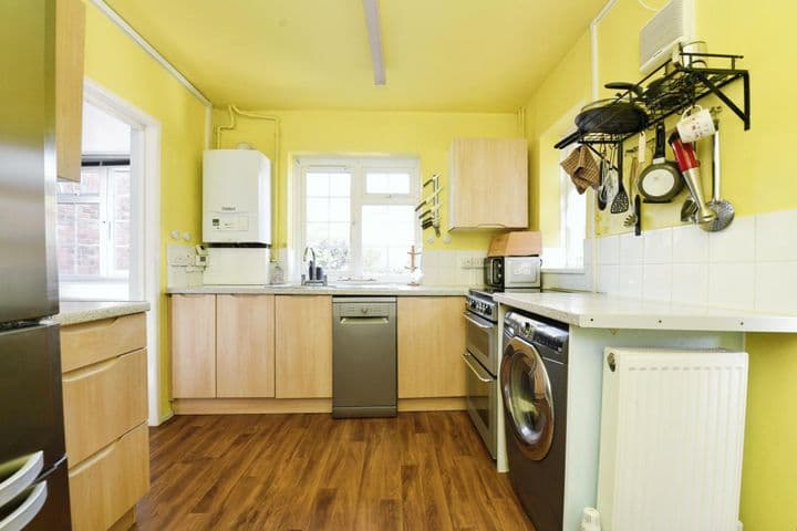 2 bedrooms house for sale in Brentwood, United Kingdom - Image 2