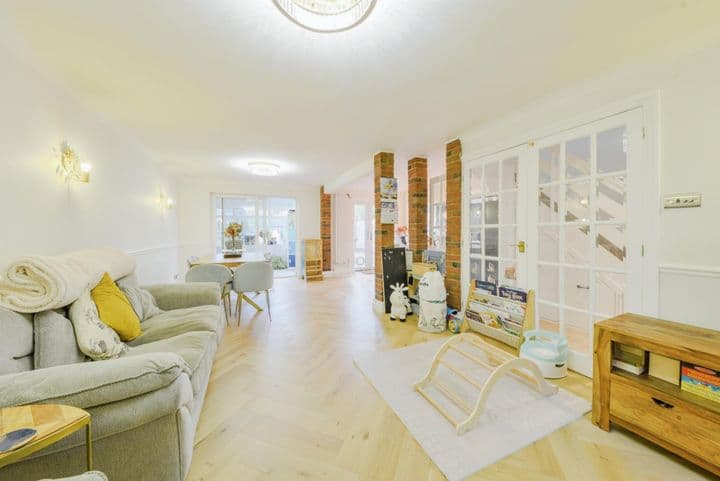 3 bedrooms house for sale in Welwyn Garden City, United Kingdom - Image 5