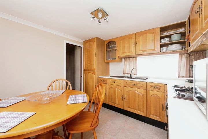 1 bedroom other for sale in Addlestone, United Kingdom - Image 6