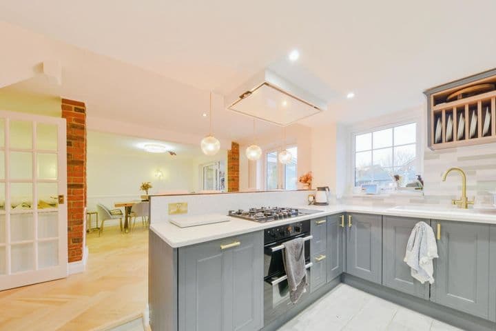 3 bedrooms house for sale in Welwyn Garden City, United Kingdom - Image 10