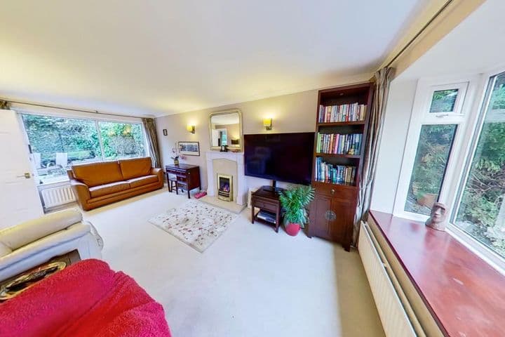 4 bedrooms house for sale in Redditch, United Kingdom - Image 3