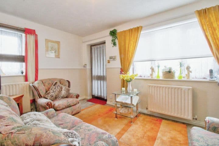 1 bedroom house for sale in Luton, United Kingdom - Image 4