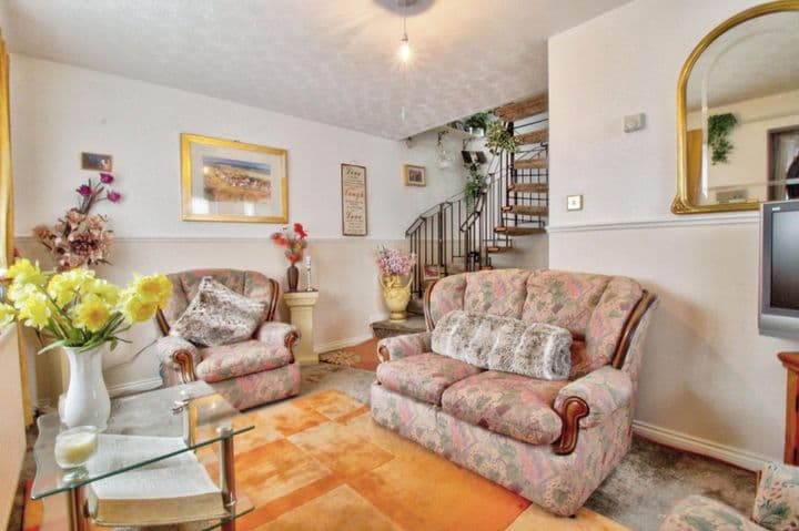 1 bedroom house for sale in Luton, United Kingdom - Image 5