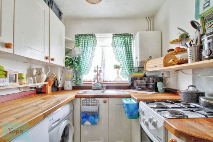 1 bedroom house for sale in Luton, United Kingdom - Image 7