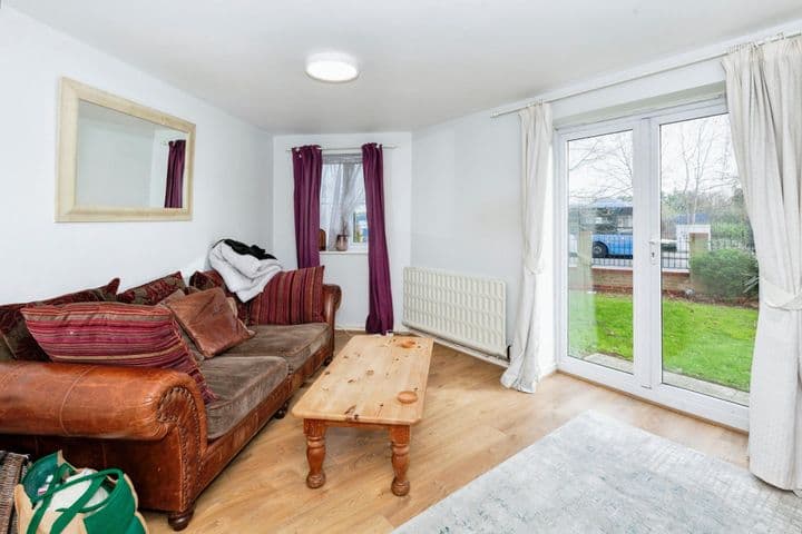 2 bedrooms apartment for sale in Slough, United Kingdom - Image 4