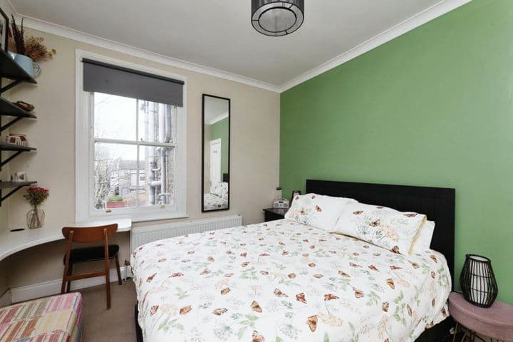 2 bedrooms apartment for sale in London, United Kingdom - Image 10