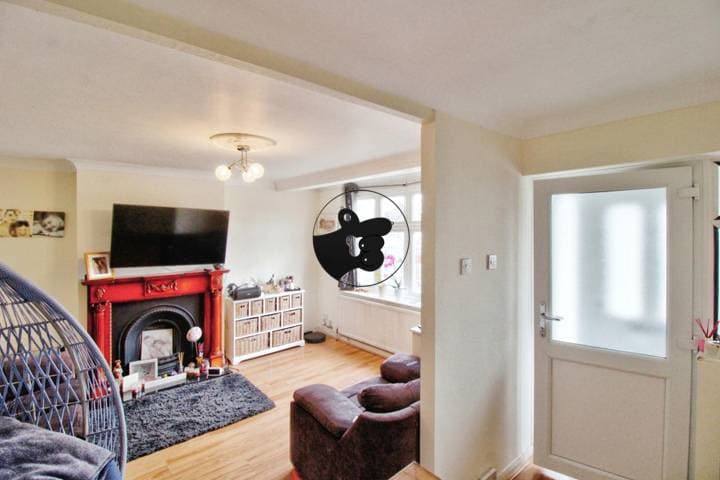 3 bedrooms house for sale in Romford, United Kingdom - Image 7