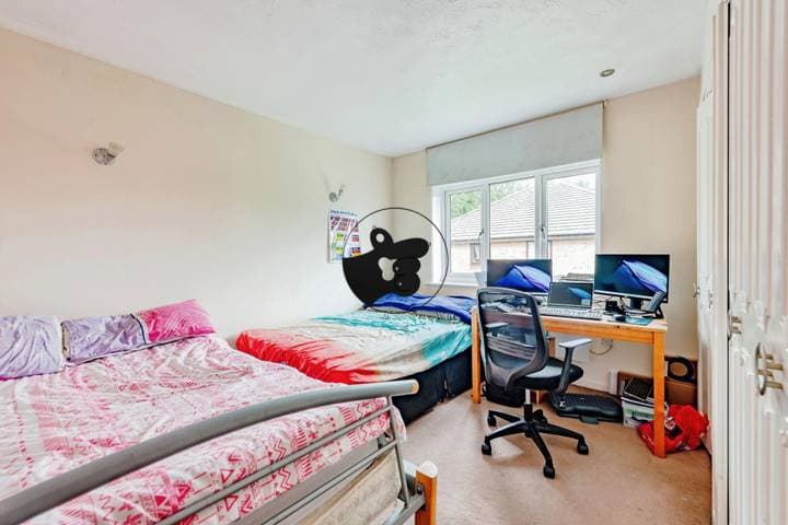 2 bedrooms apartment for sale in Crawley, United Kingdom - Image 7