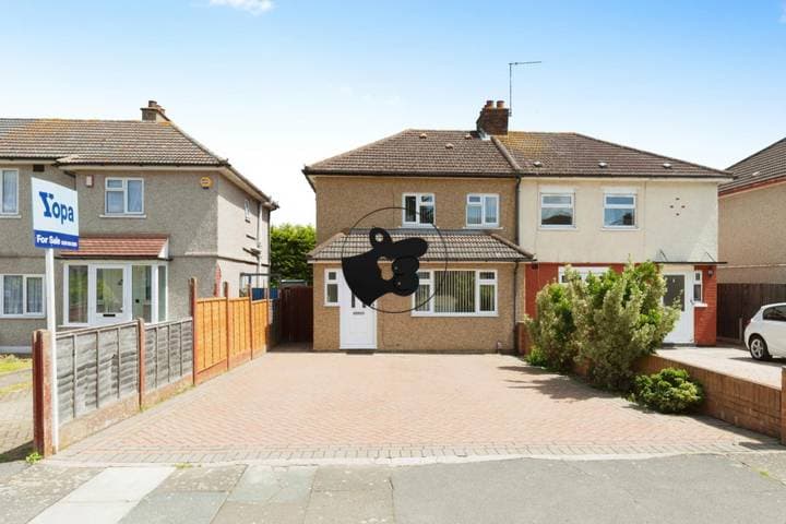 3 bedrooms house for sale in Ilford, United Kingdom - Image 19