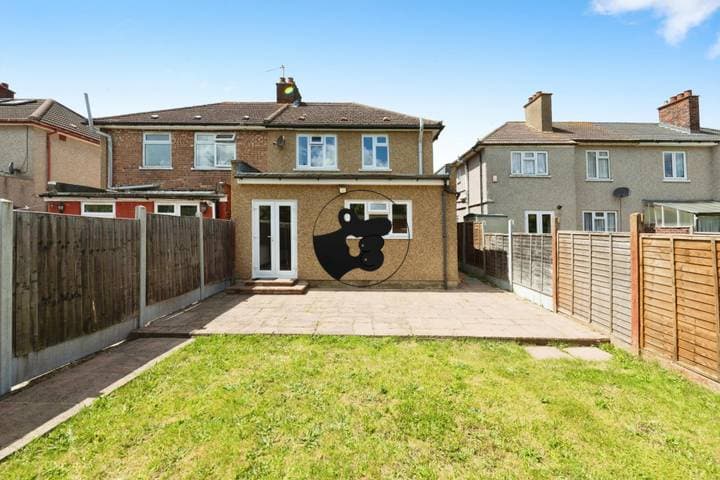 3 bedrooms house for sale in Ilford, United Kingdom - Image 17