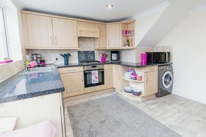 3 bedrooms house for sale in Milton Keynes, United Kingdom - Image 2