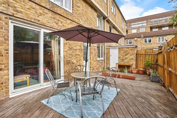 3 bedrooms house for sale in London, United Kingdom - Image 7