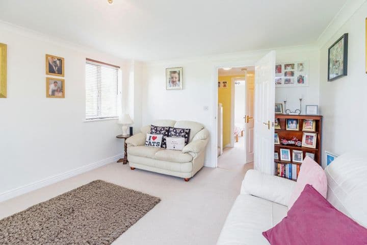 3 bedrooms house for sale in Milton Keynes, United Kingdom - Image 3