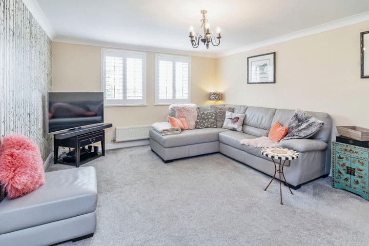 3 bedrooms house for sale in Milton Keynes, United Kingdom - Image 3