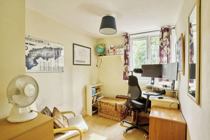 3 bedrooms house for sale in London, United Kingdom - Image 12