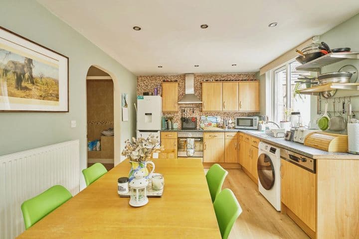 3 bedrooms house for sale in London, United Kingdom - Image 3