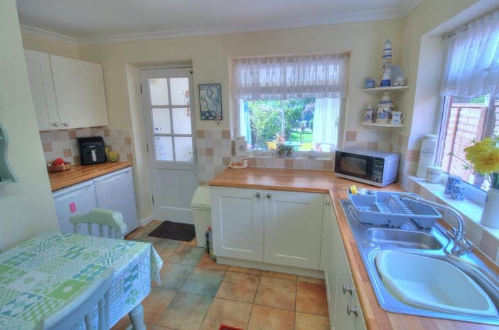 3 bedrooms house for sale in Kingswinford, United Kingdom - Image 9