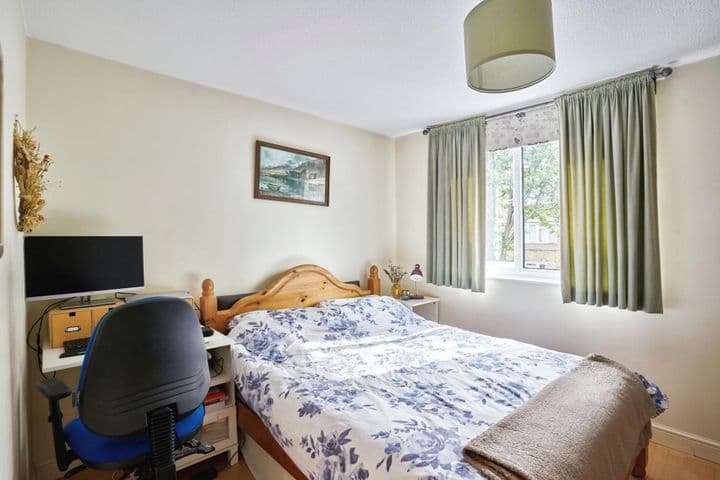 3 bedrooms house for sale in London, United Kingdom - Image 10