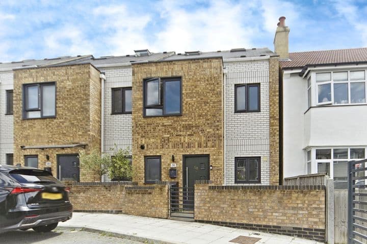 4 bedrooms house for sale in London, United Kingdom - Image 5