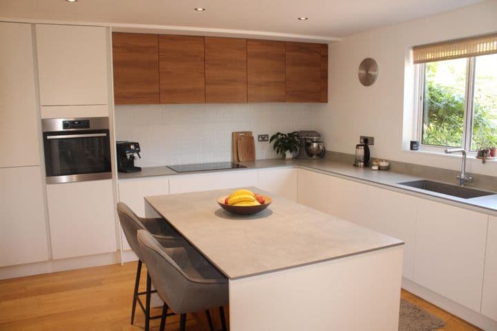 4 bedrooms house for sale in Exeter, United Kingdom - Image 2