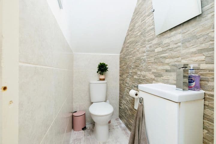 4 bedrooms house for sale in Wakefield, United Kingdom - Image 10