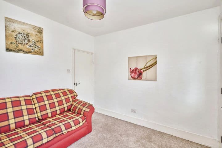 2 bedrooms house for sale in Croydon, United Kingdom - Image 3