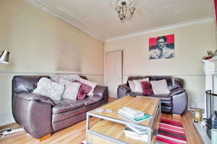 2 bedrooms house for sale in Romford, United Kingdom - Image 12