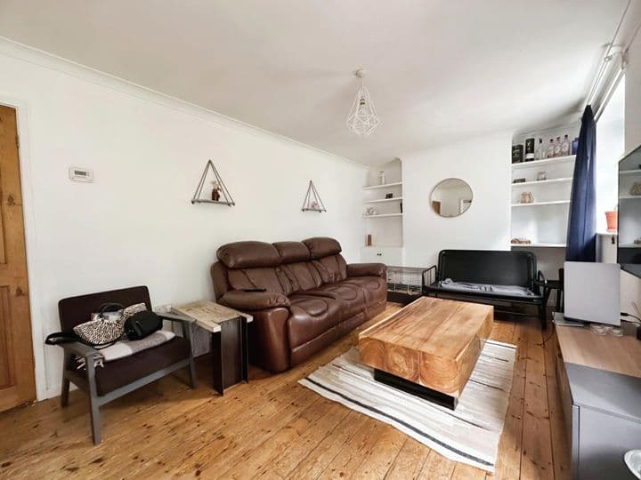 2 bedrooms apartment for sale in Leeds, United Kingdom - Image 3