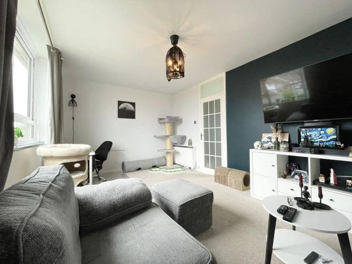 2 bedrooms apartment for sale in Wirral, United Kingdom - Image 4