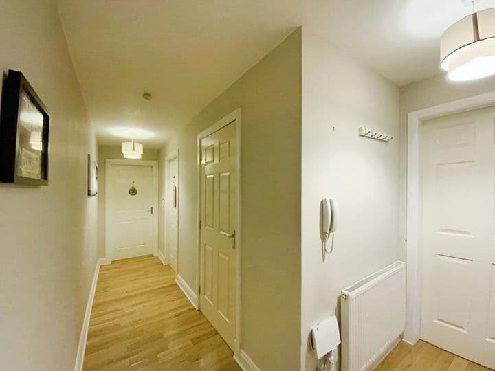 2 bedrooms apartment for sale in Glasgow, United Kingdom - Image 3