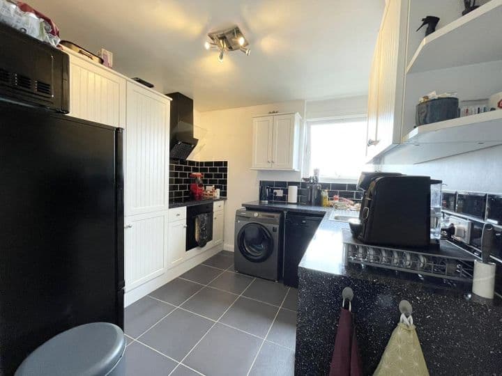 2 bedrooms apartment for sale in Wirral, United Kingdom - Image 6