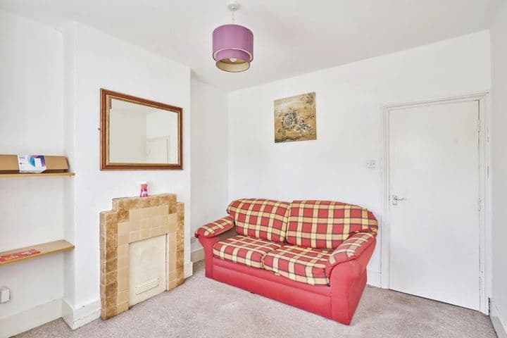 2 bedrooms house for sale in Croydon, United Kingdom - Image 2