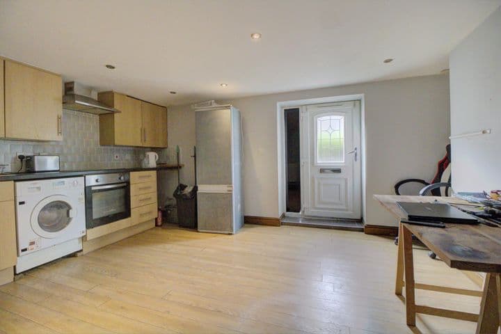 1 bedroom apartment for sale in Folkestone, United Kingdom - Image 3