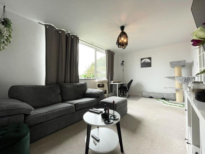 2 bedrooms apartment for sale in Wirral, United Kingdom - Image 3