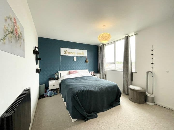 2 bedrooms apartment for sale in Wirral, United Kingdom - Image 8