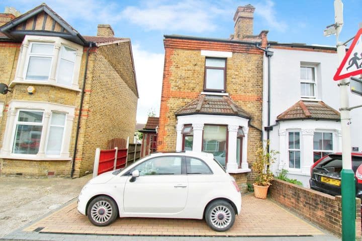 2 bedrooms house for sale in Romford, United Kingdom - Image 5