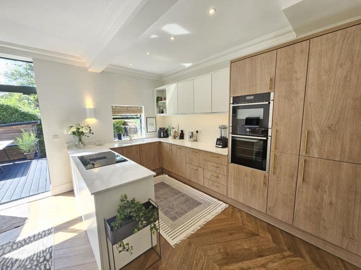 4 bedrooms house for sale in Manchester, United Kingdom - Image 8