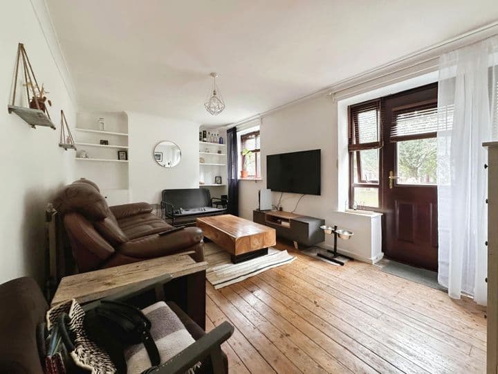 2 bedrooms apartment for sale in Leeds, United Kingdom - Image 4