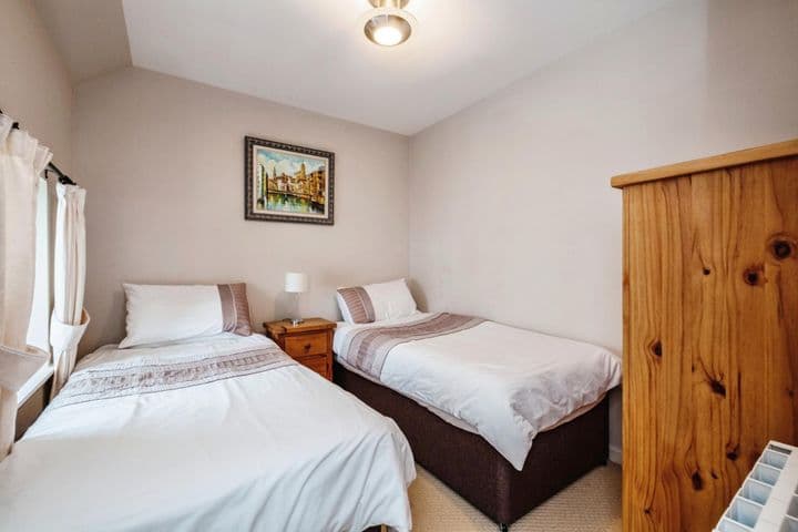 2 bedrooms apartment for sale in Cromarty, United Kingdom - Image 6